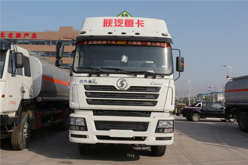 陝西自動車德龍前四後八[34立方]油罐車