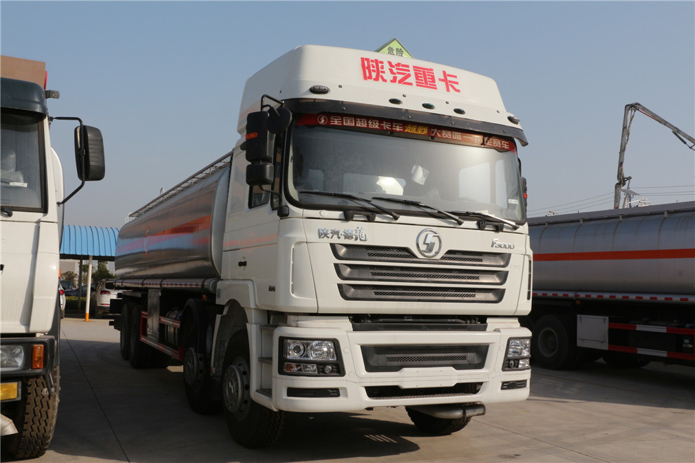 陝西自動車德龍前四後八[34立方]油罐車