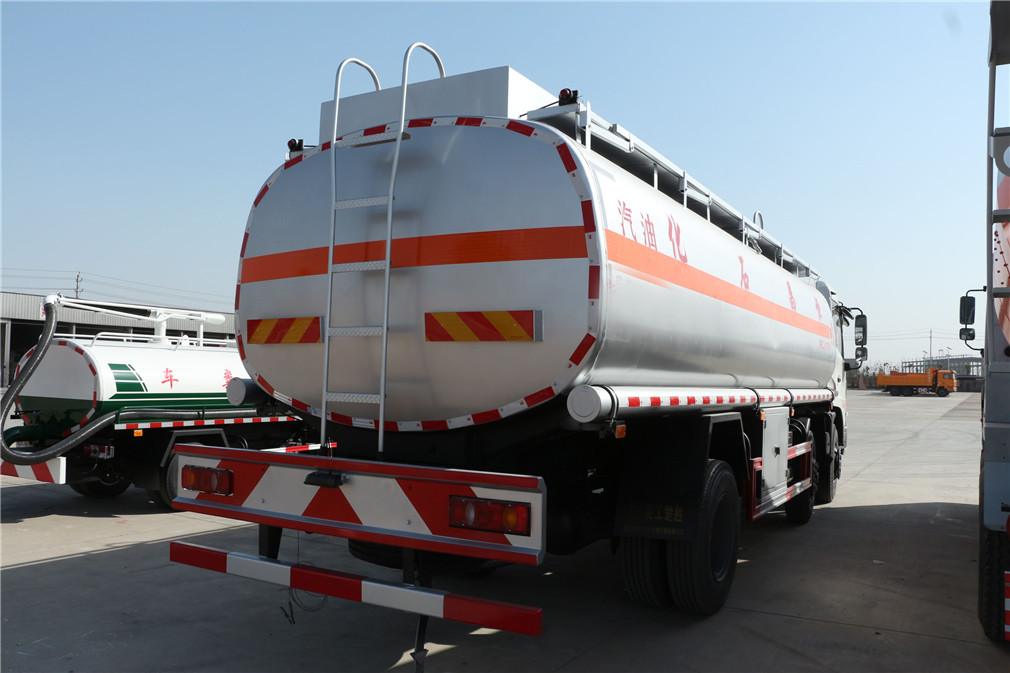 東風天津小型三軸 [20立方メートル] 油輸送車