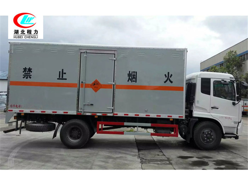 東風天津 6.6メートル易燃液体ボックスタイプの輸送車 [第III類]