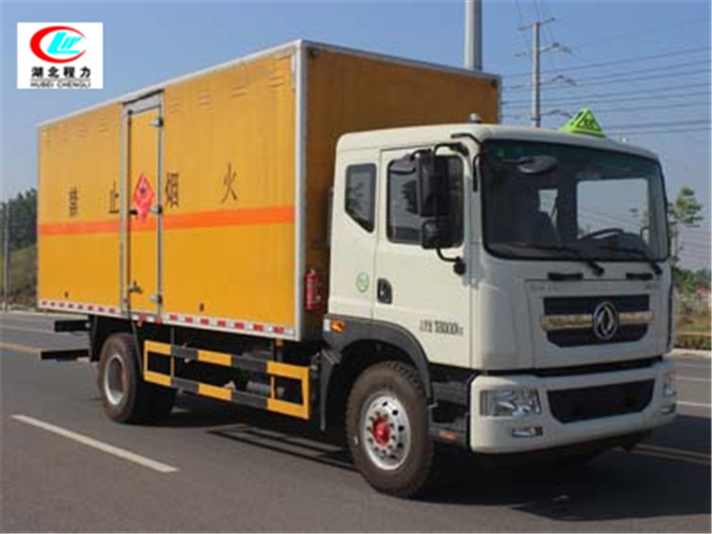 東風D9 6.2メートル火炎性液体ボックスタイプ輸送車[クラスIII]
