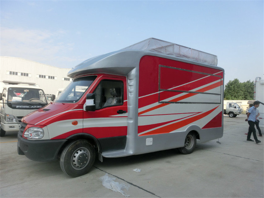 (長さ：4.1メートル) Ivecoダイニングカー}