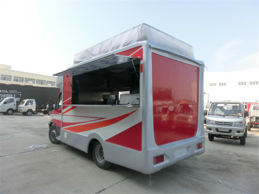 (長さ：4.1メートル) Ivecoダイニングカー}