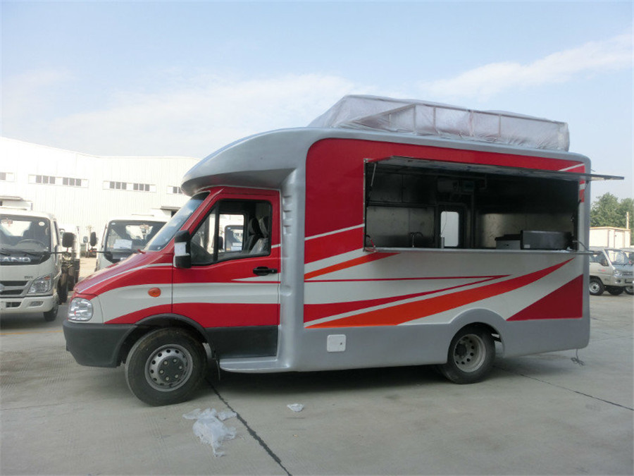 (長さ：4.1メートル) Ivecoダイニングカー}