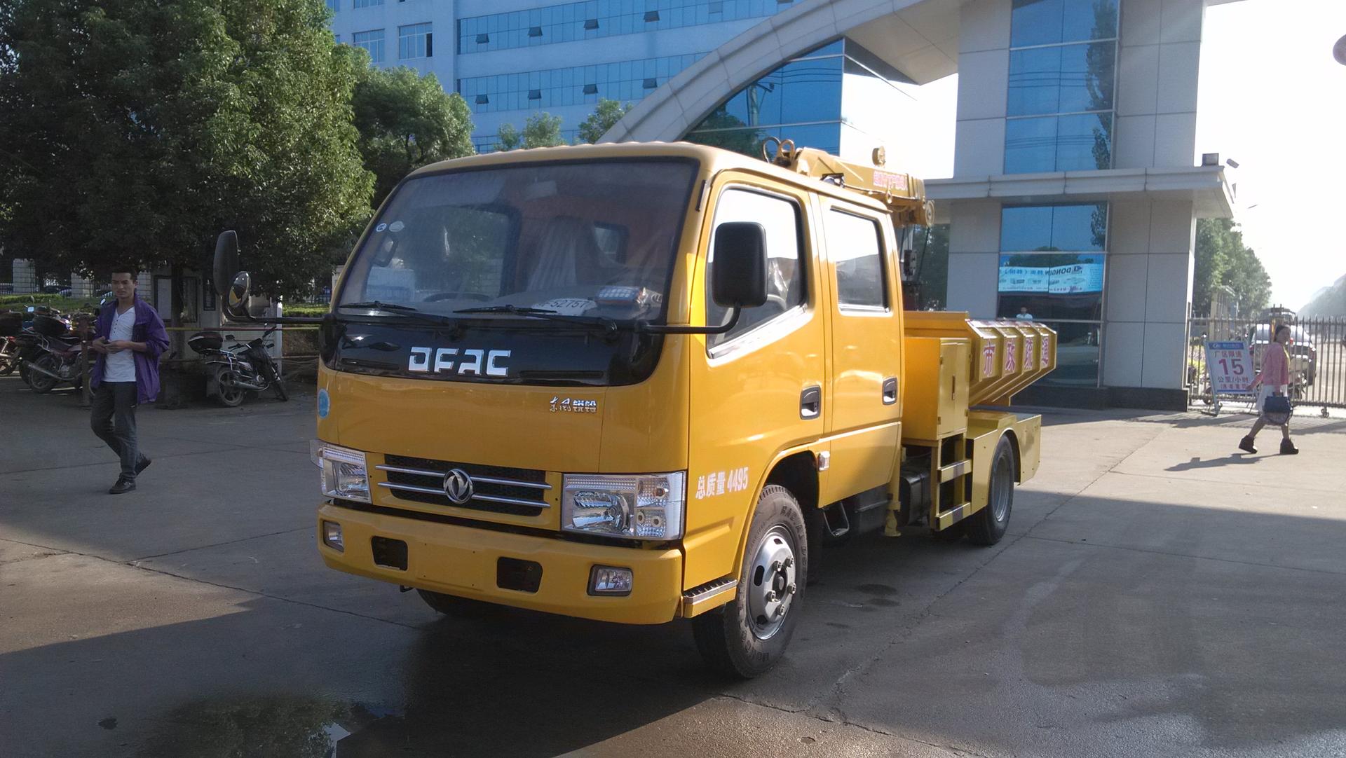 東風雙排污水清潔車（藍牌3噸容積）
