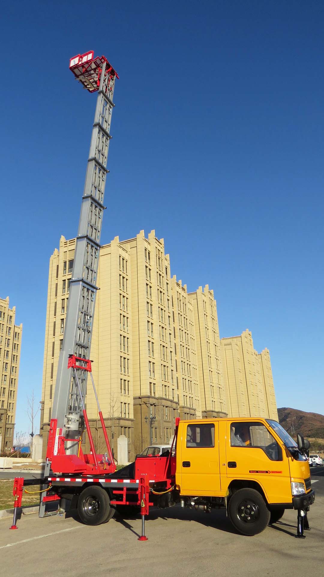 (28-33メートル、ブループレート) 江陵ダブルキャブ空中作業プラットフォーム