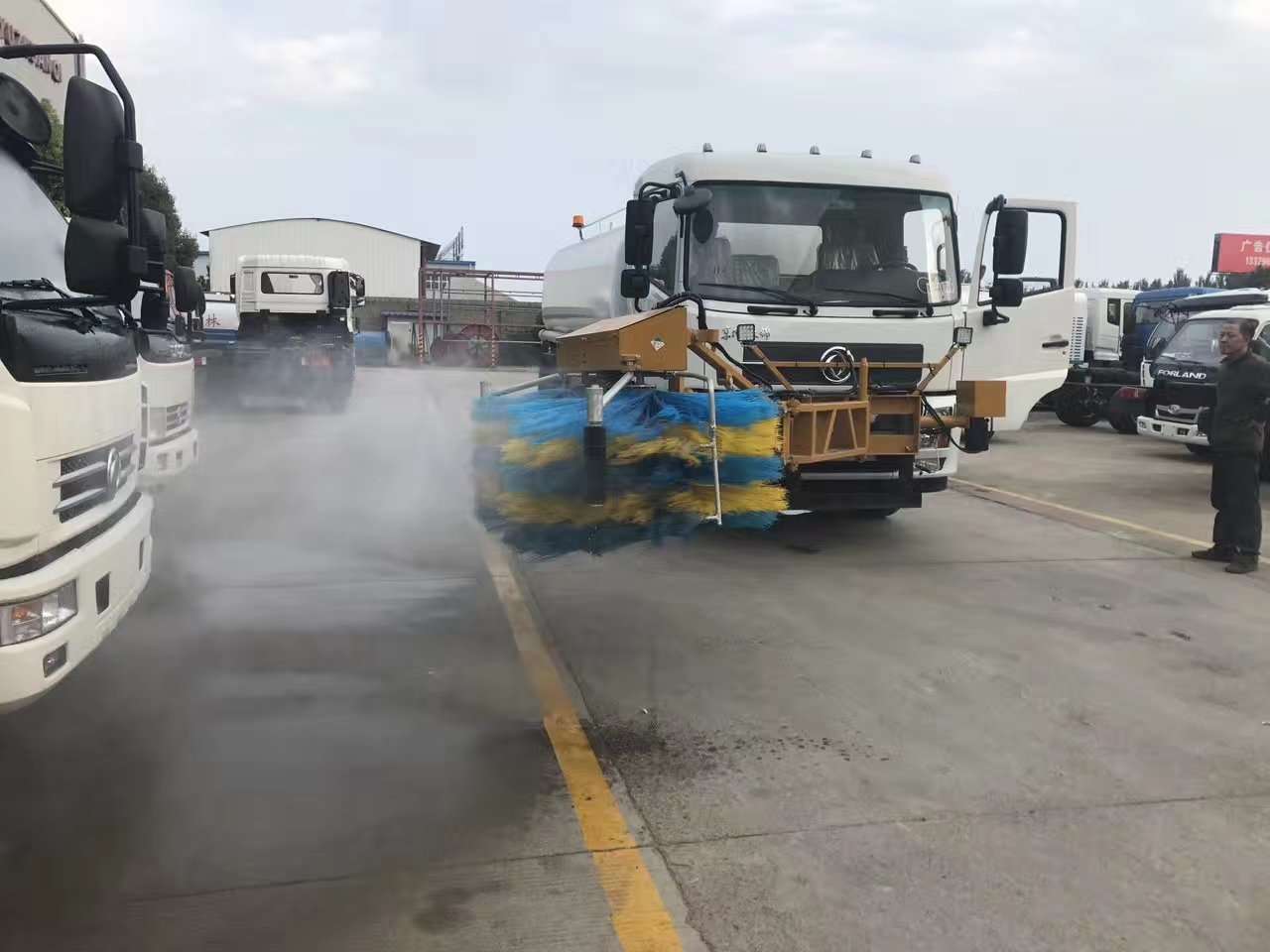 （9軸）高速ガードバー清掃車輛