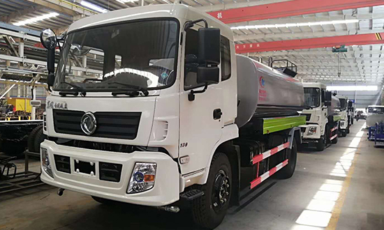 東風底置水罐車（12立方メートル）