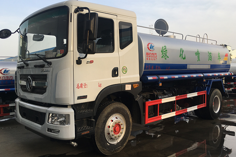 東風D9水噴車(15立方容量)