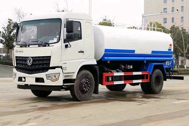 東風D3水噴車(14.5立方容量)