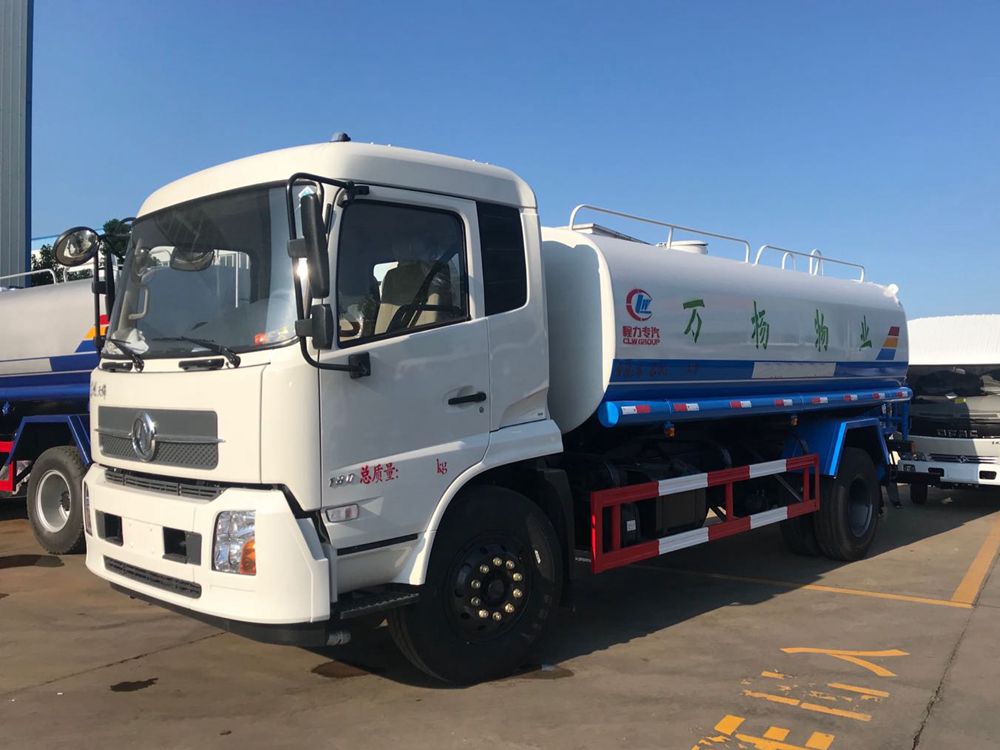 東風天津水噴射車（12立方メートル）
