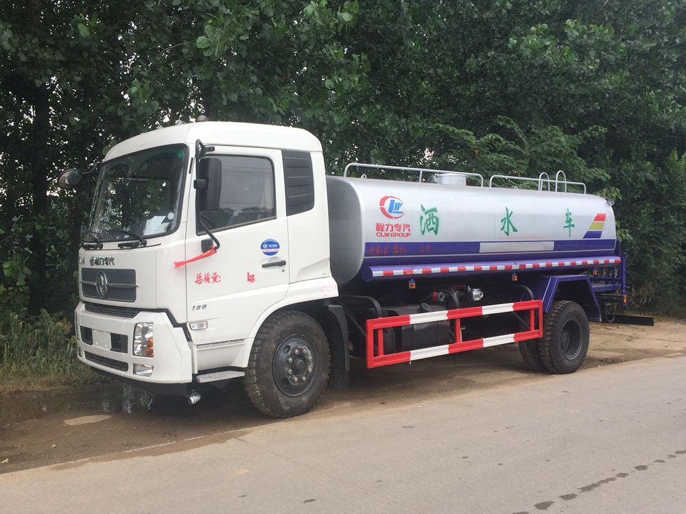 東風天津水噴射車（12立方メートル）