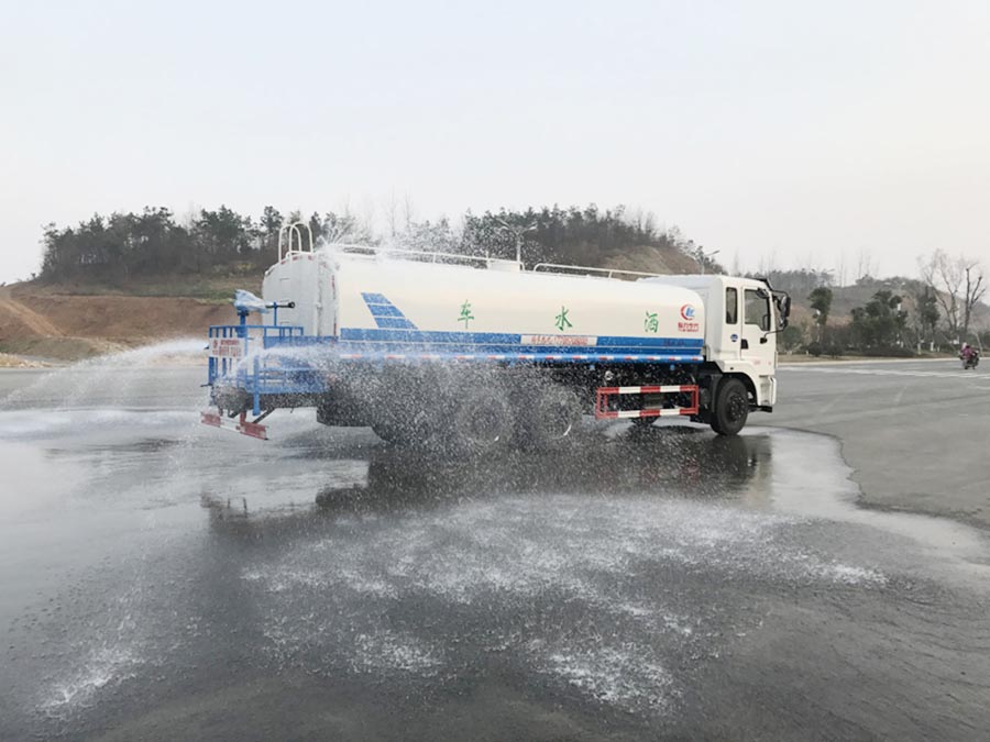 東風靜城20-22トンウォータータンク（霧 cannon付き）