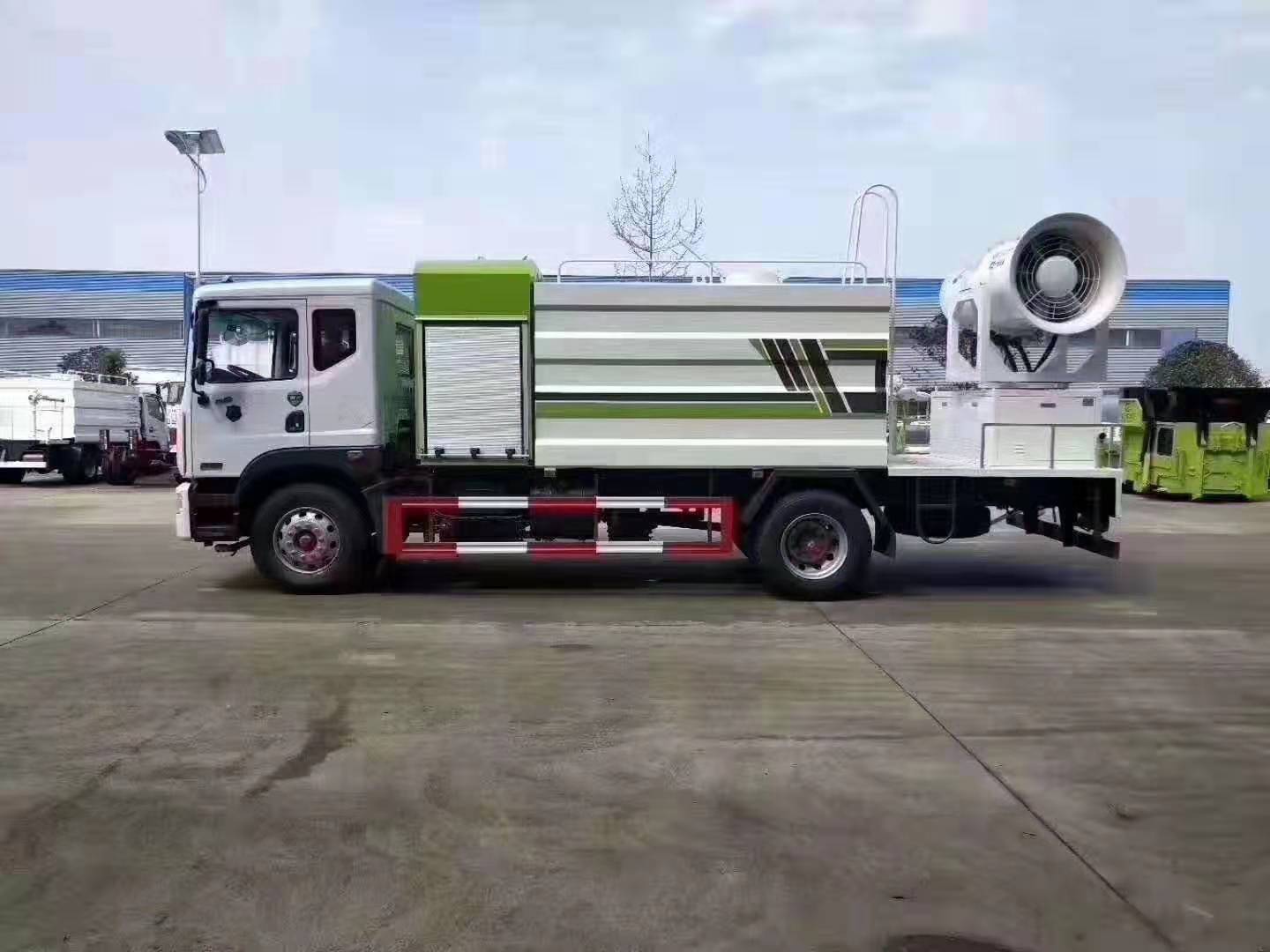 Dongfeng D9 Dolica マルチファンクショナル ダスト スプレーカー （12立方メートル）