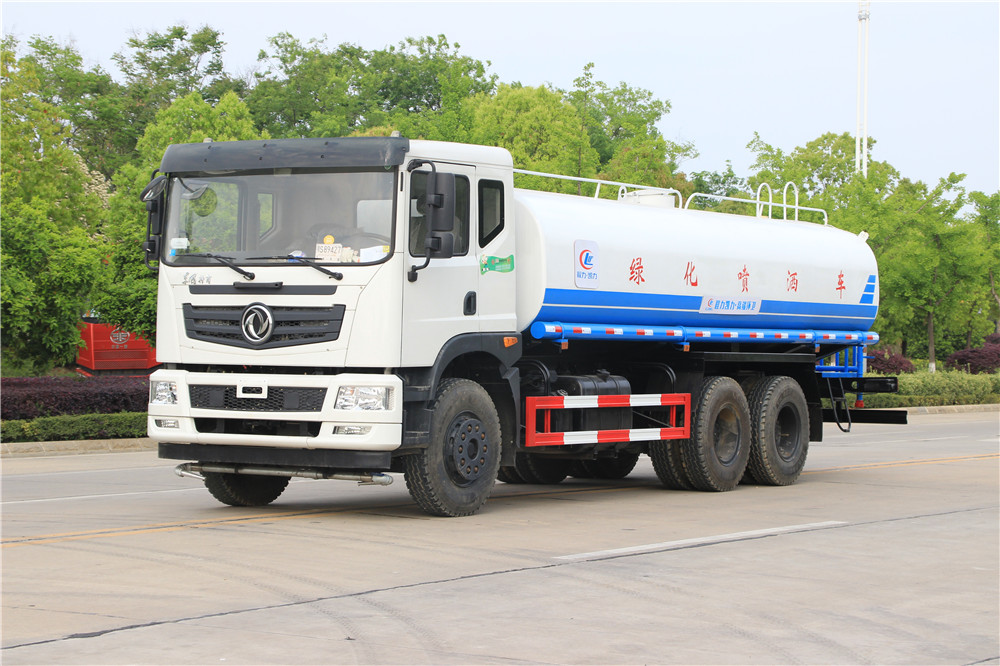 東風T5後双軸20立方米噴水車