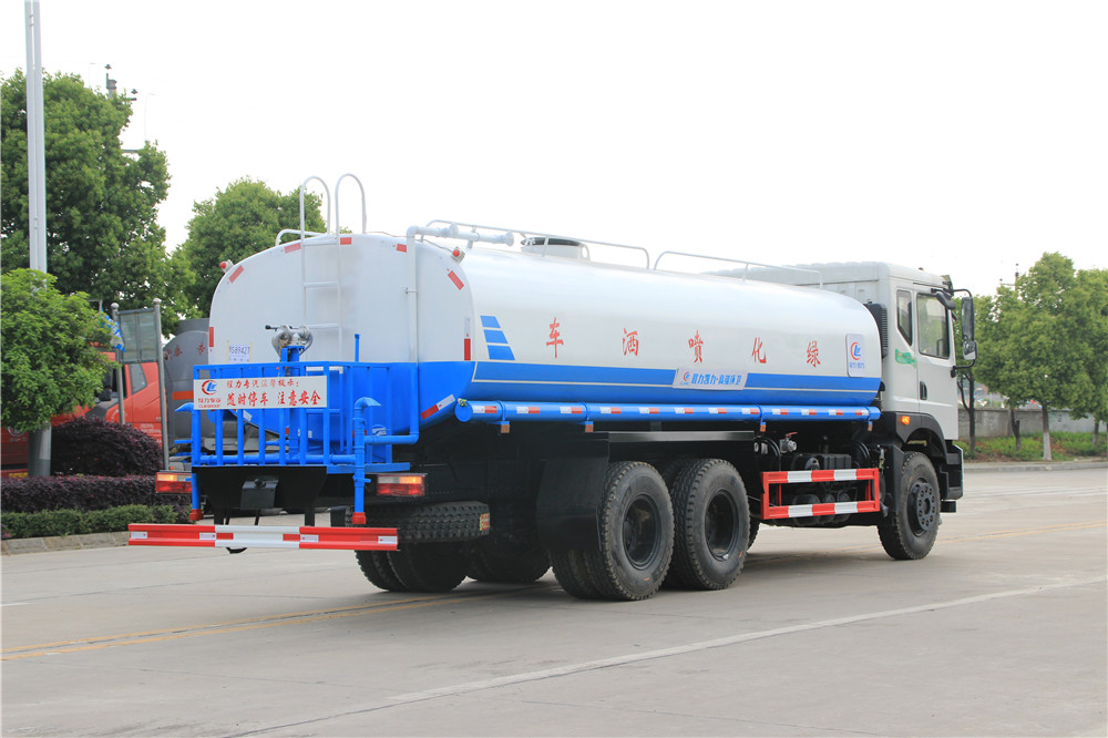 東風T5後双軸20立方米噴水車