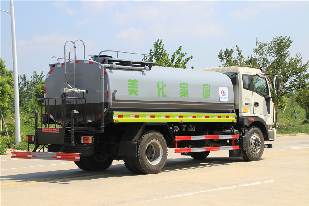 福田瑞沃 14立方メートル水噴射トラック