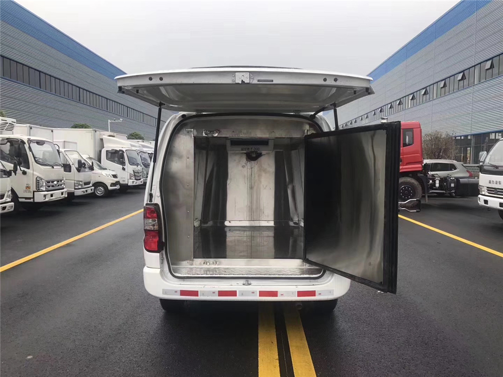 ゴールデンカップニューエクスプレスウェイ Bread Refrigerator Truck