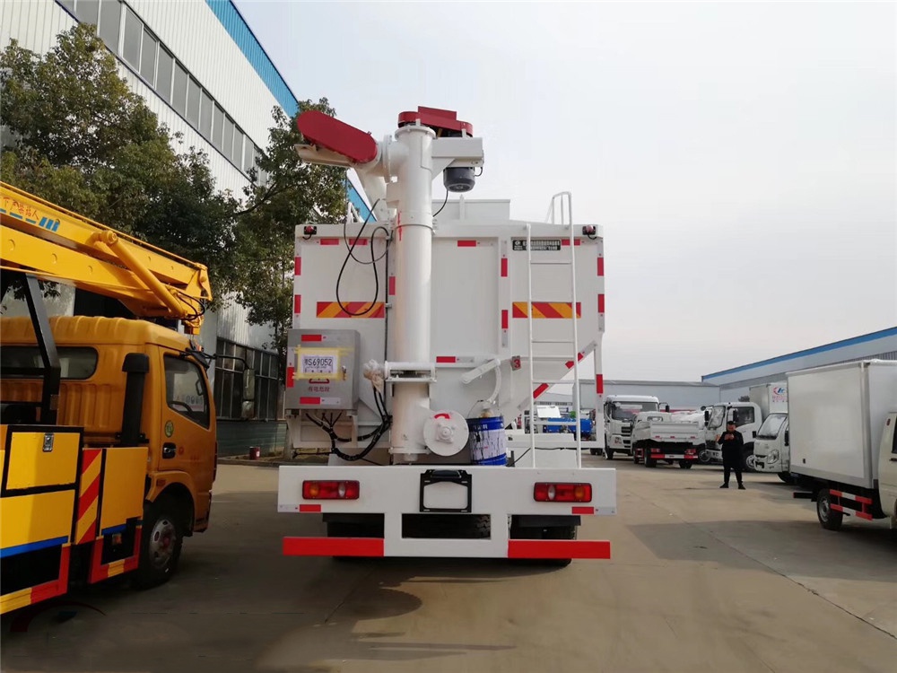 東風天津小型三軸 [30立方] 大宗飼料運送車