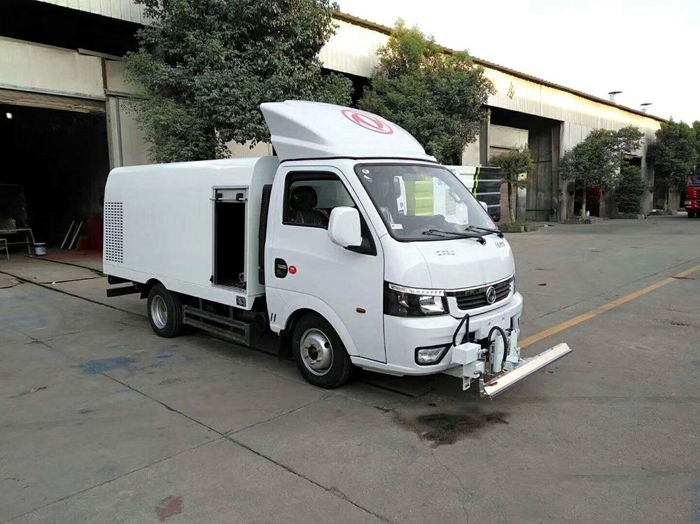 【1.5立方容量、蓝色车牌】東風途逸道路清掃車車輛