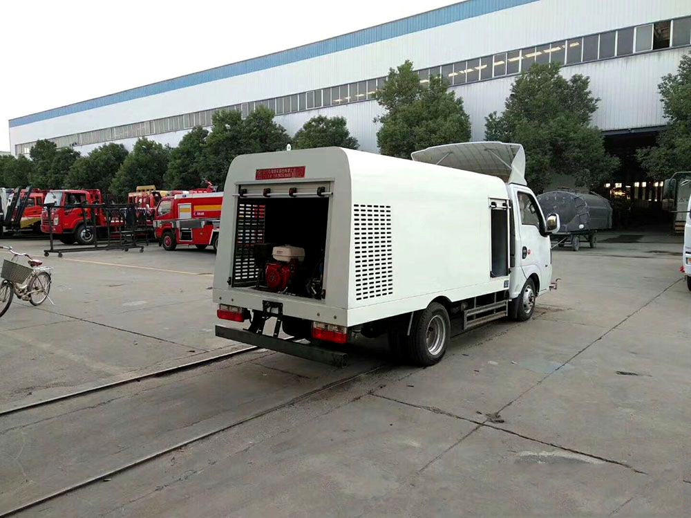【1.5立方容量、蓝色车牌】東風途逸道路清掃車車輛