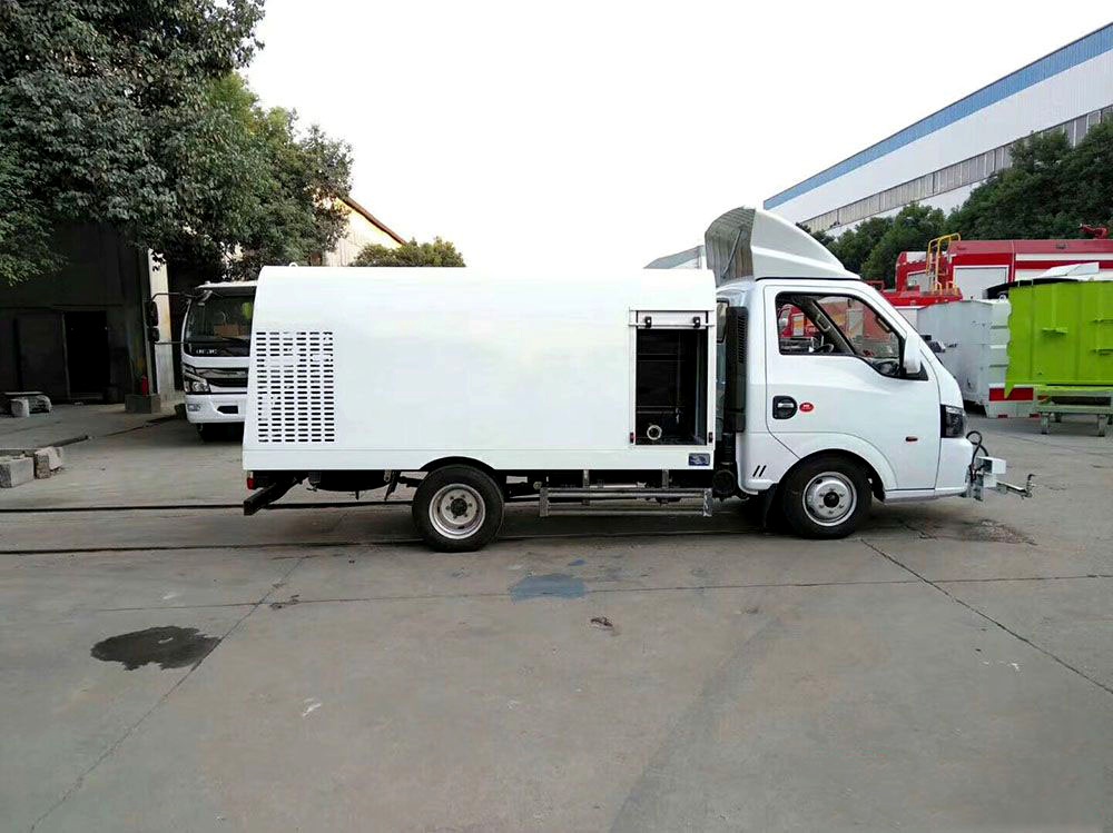 【1.5立方容量、蓝色车牌】東風途逸道路清掃車車輛