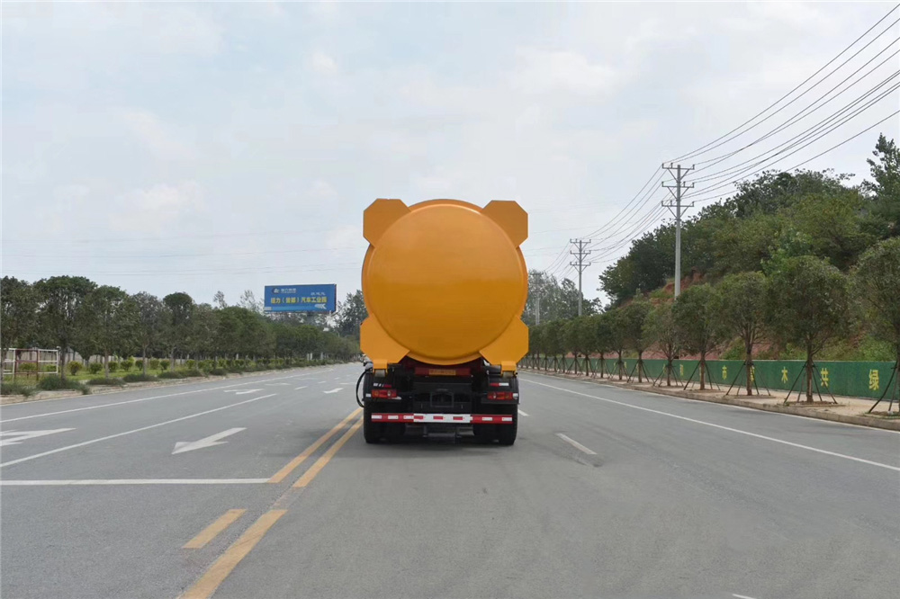 【18台】东风底置后双轴伸缩臂垃圾车
