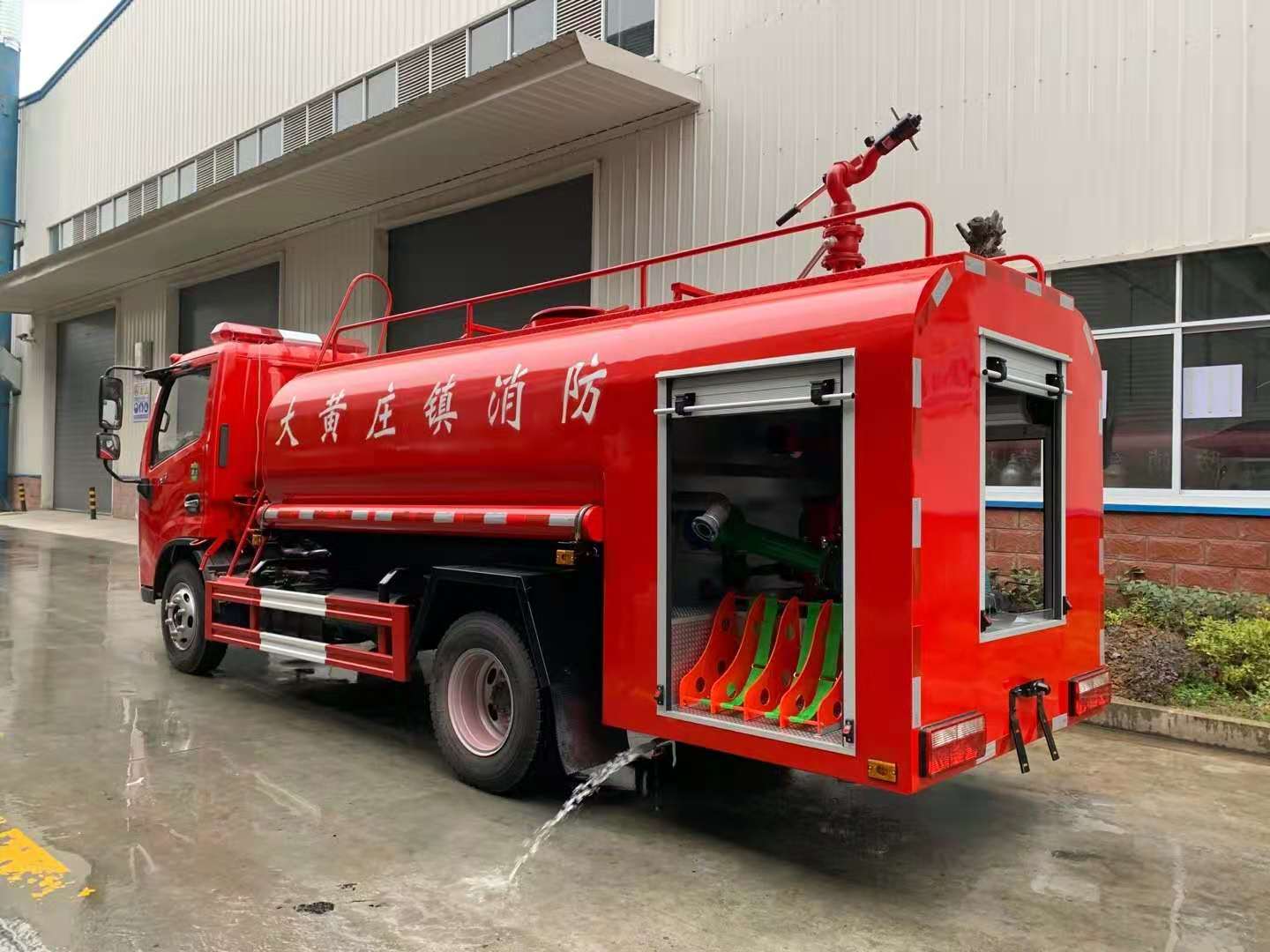 東風ドリカ 4.5トン消防用水タンク車