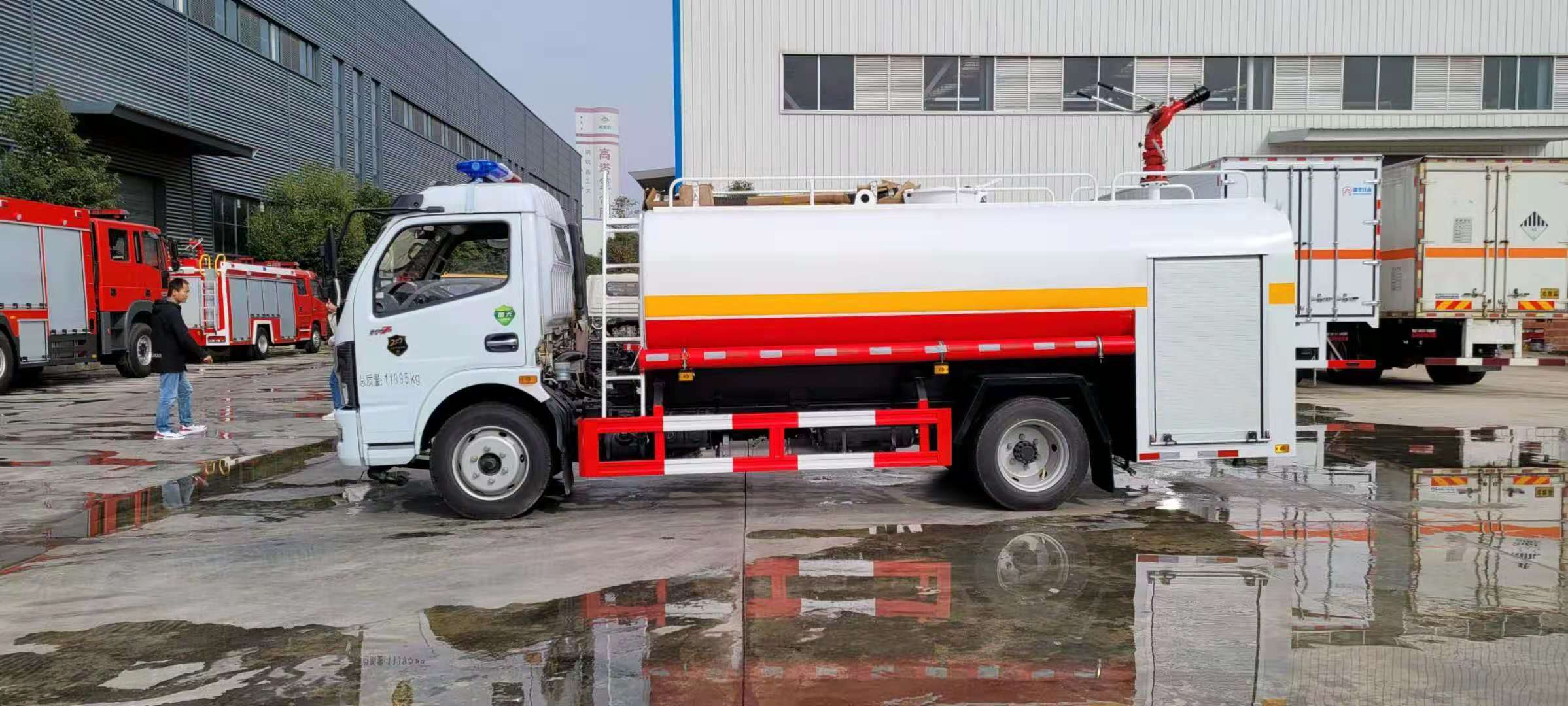 東風ドリカ 8トン消防用水タンク車