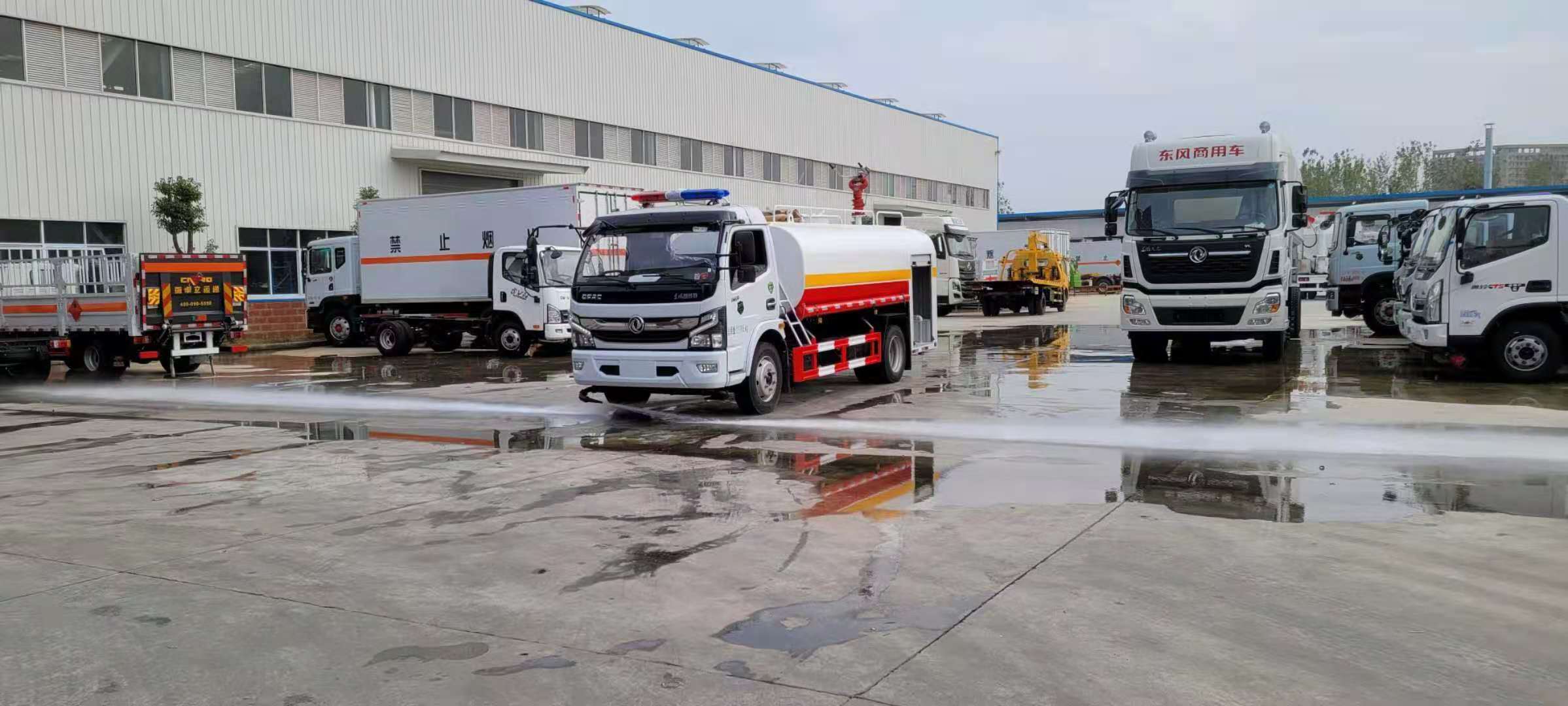 東風ドリカ 8トン消防用水タンク車