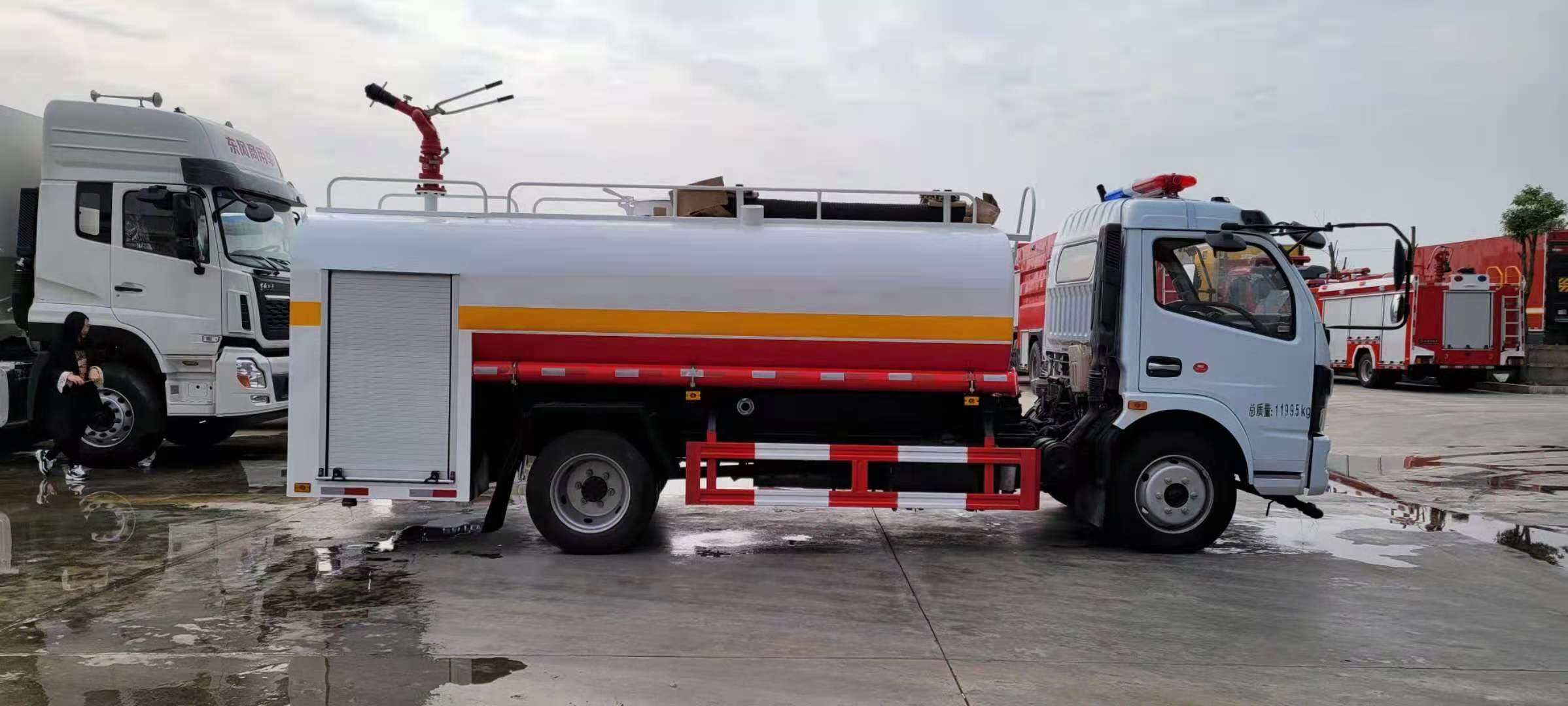 東風ドリカ 8トン消防用水タンク車