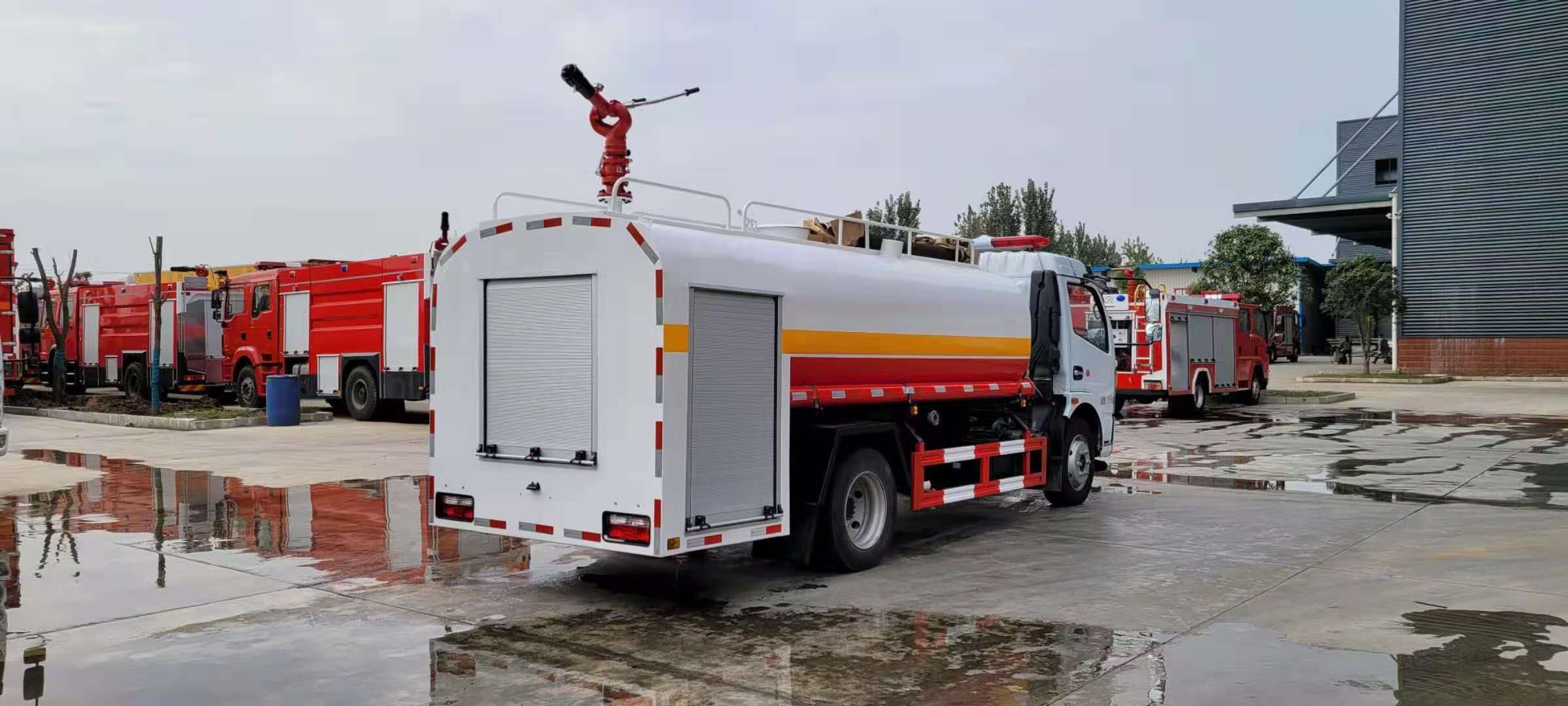 東風ドリカ 8トン消防用水タンク車