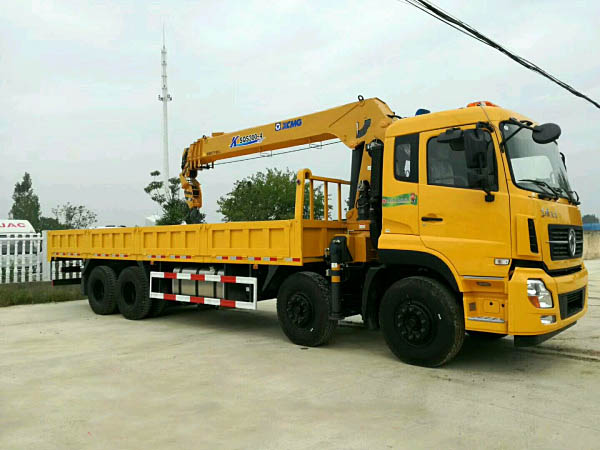 東風天龍12トンXCMGクレーン車