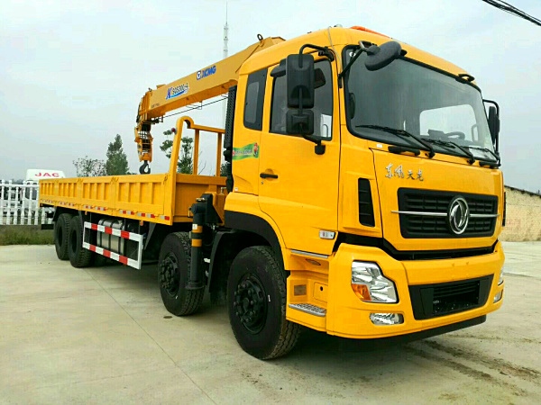 東風天龍12トンXCMGクレーン車