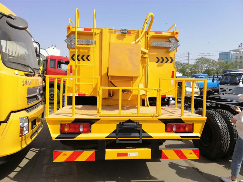 東風天津折りたたみタンク 10タンク清掃車