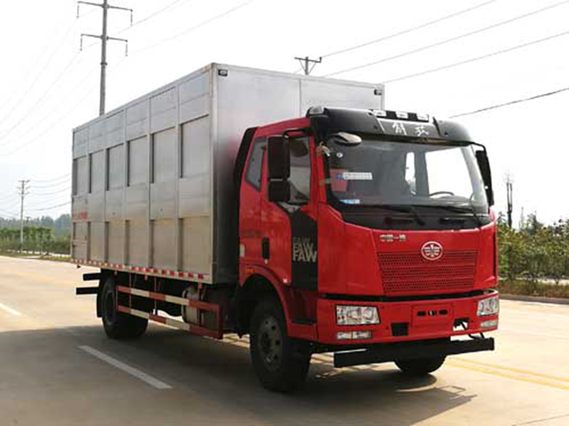 リベレート単橋畜産輸送車
