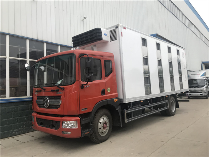 東風ドリカD9畜産輸送車