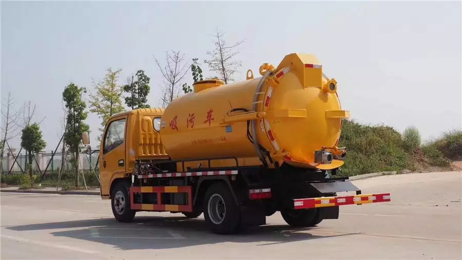 青色ボディの東風ドリカ 3輪吸引車