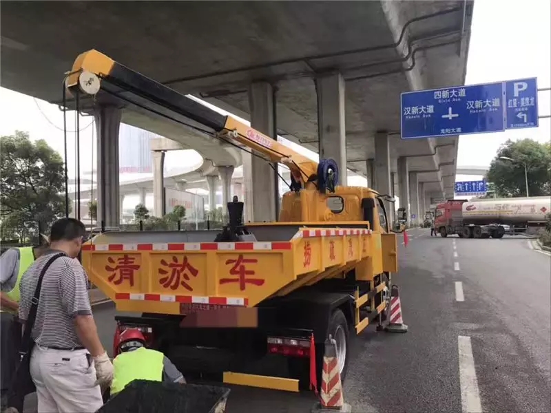 東風ドリカ下水道清掃車両