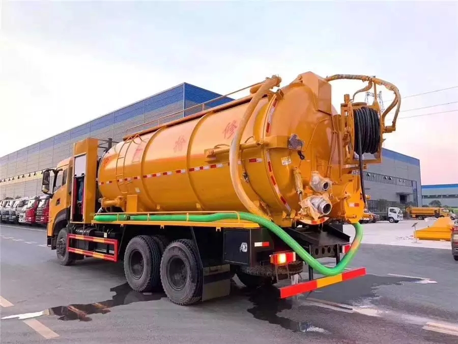 天龍號二重橋20トン清掃・下水吸引車