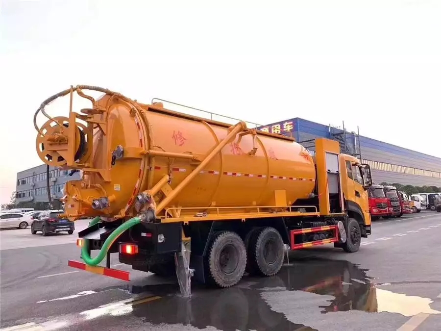 天龍號二重橋20トン清掃・下水吸引車