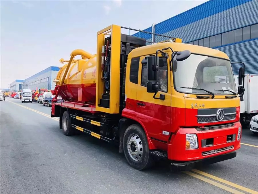 東風14型ファズhengジニー210馬力清掃・汚水吸引車