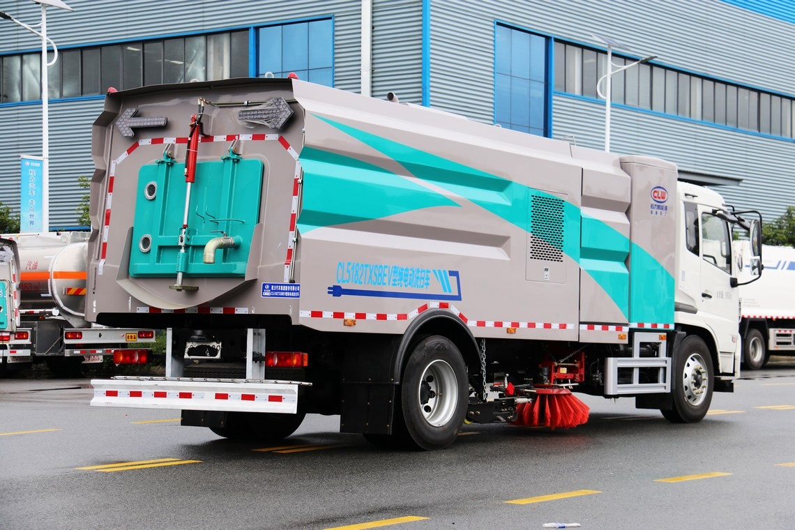 東風天津純電動清掃車