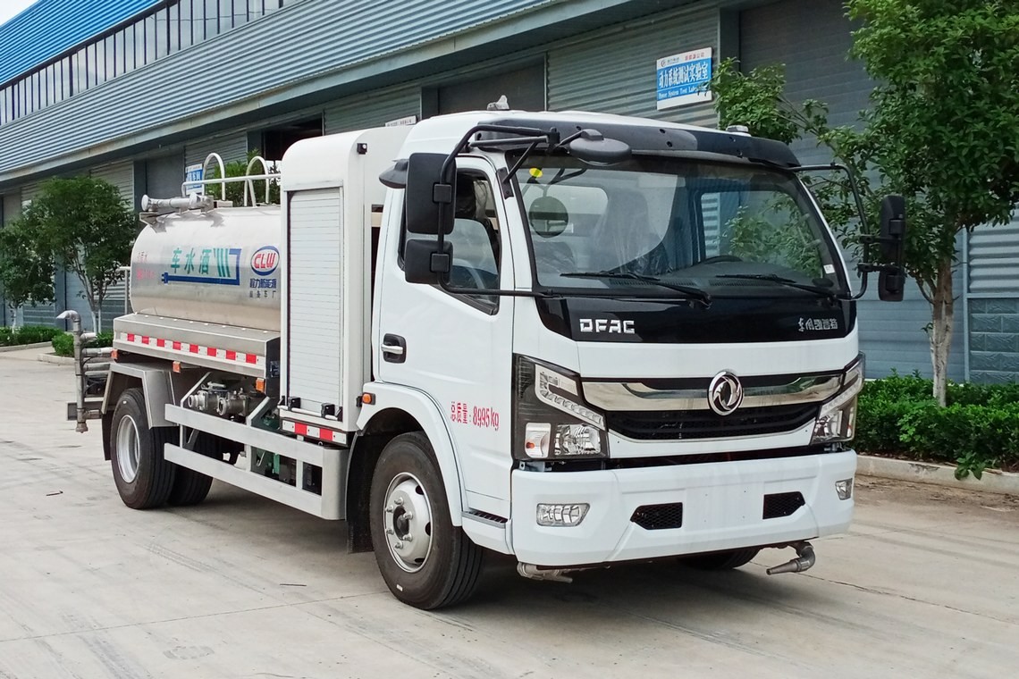 東風カプテ5シリンダー全電動水タンク車