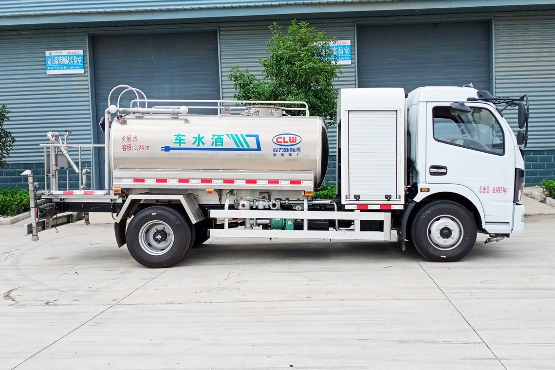 東風カプテ5シリンダー全電動水タンク車