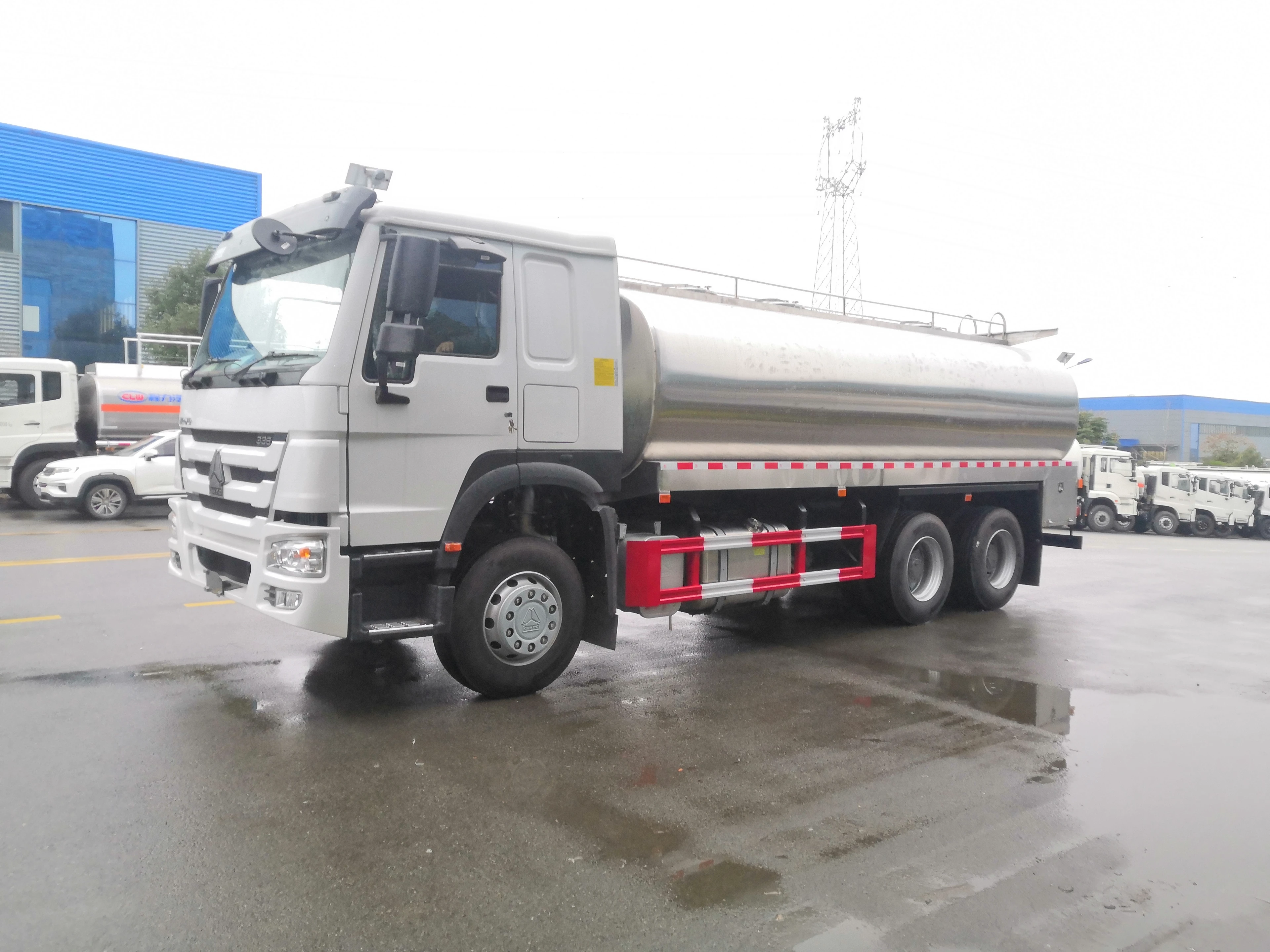 シノトラック HOWO 6X4 デイزل ユーロ4 マニュアル ハイパワーウェットスプレー 車両 20立方メートル 新しい基本コンポーネント エンジン