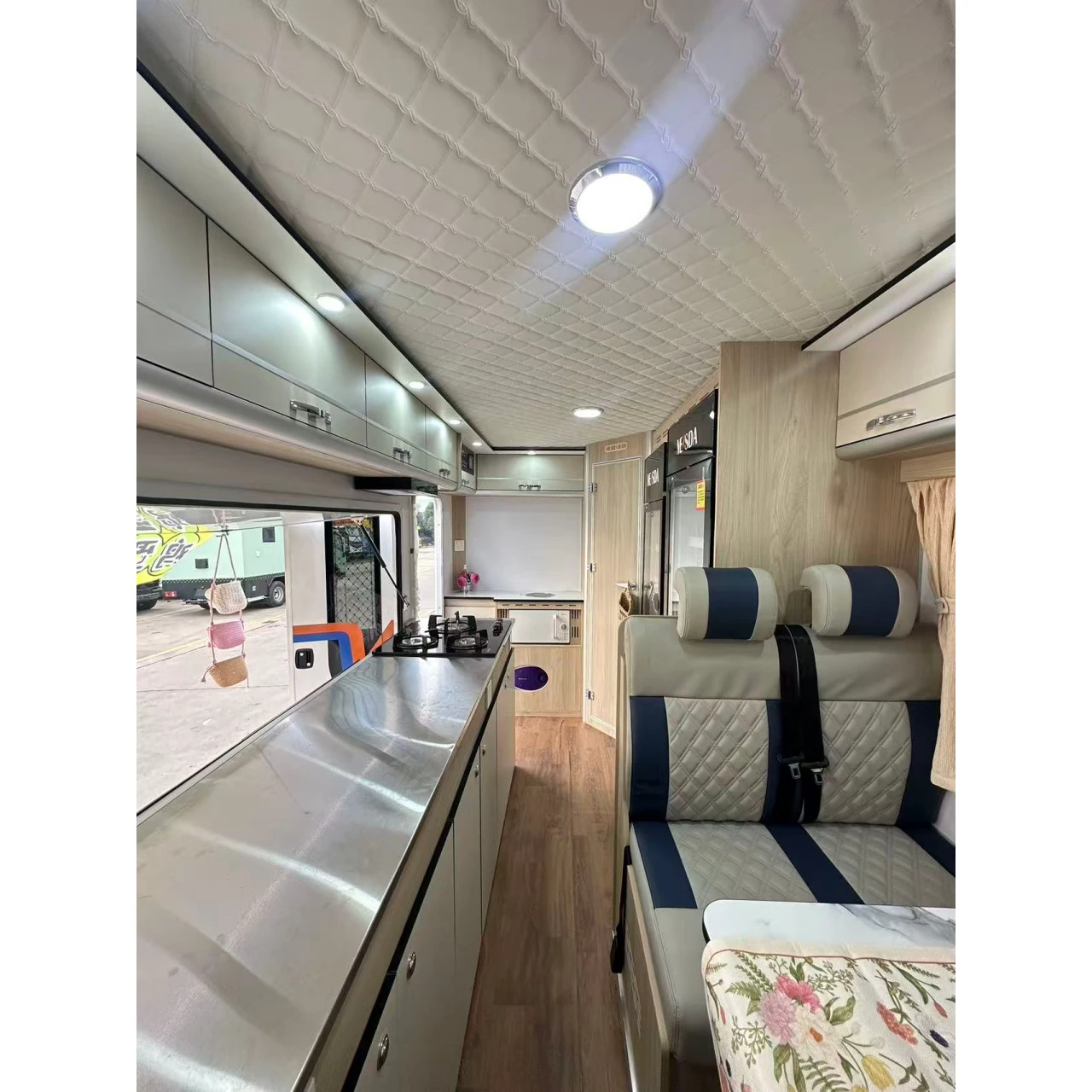 成利工廠直接銷售 - 東風途逸銷售型休閒車