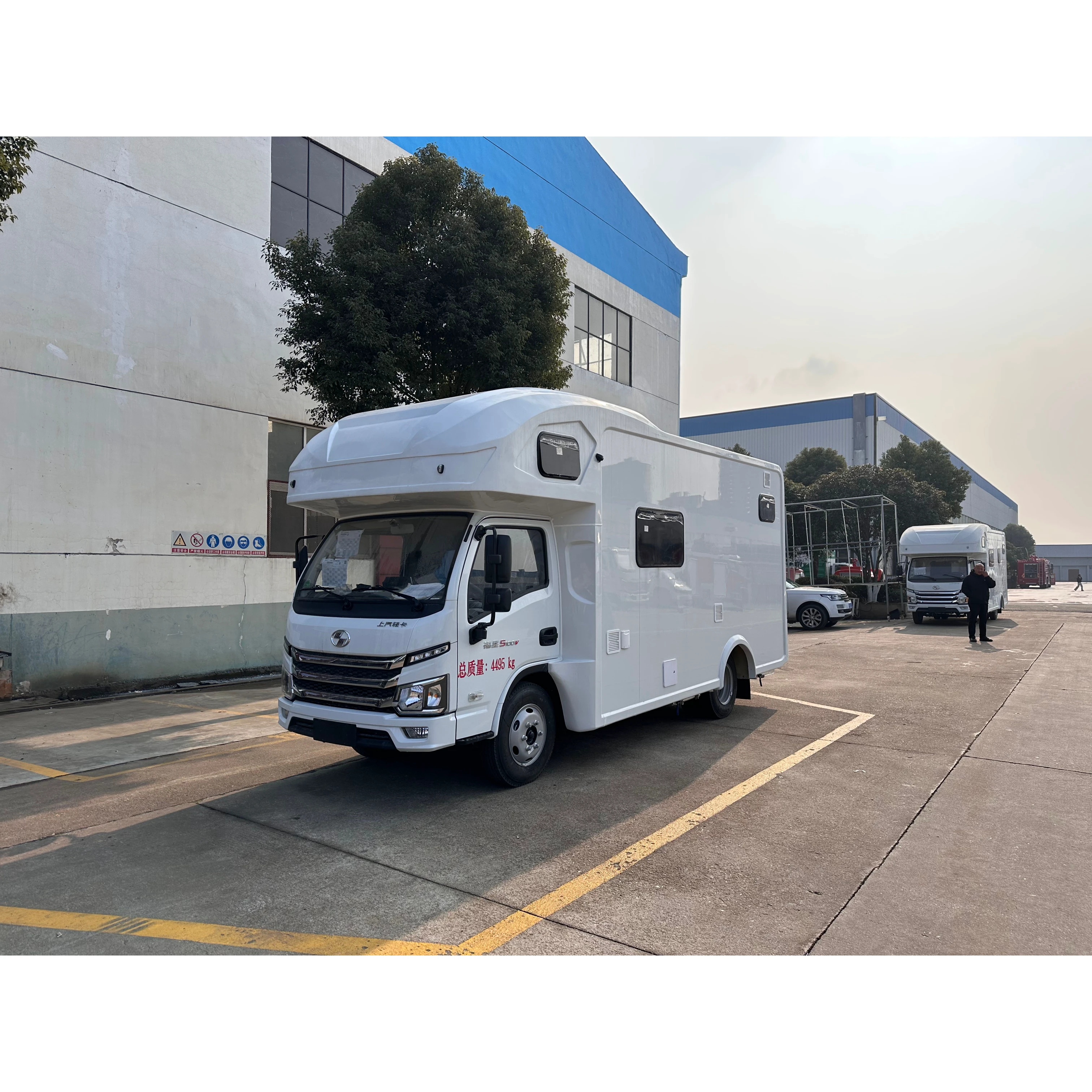 チンリ工場でのRVの直接販売 - ユージャンS100 5ベッドルームRV