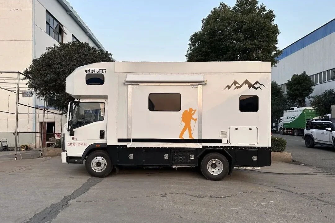 シャガンググループのハーワオ・ハイデッキサイドエクステンションキャラバン