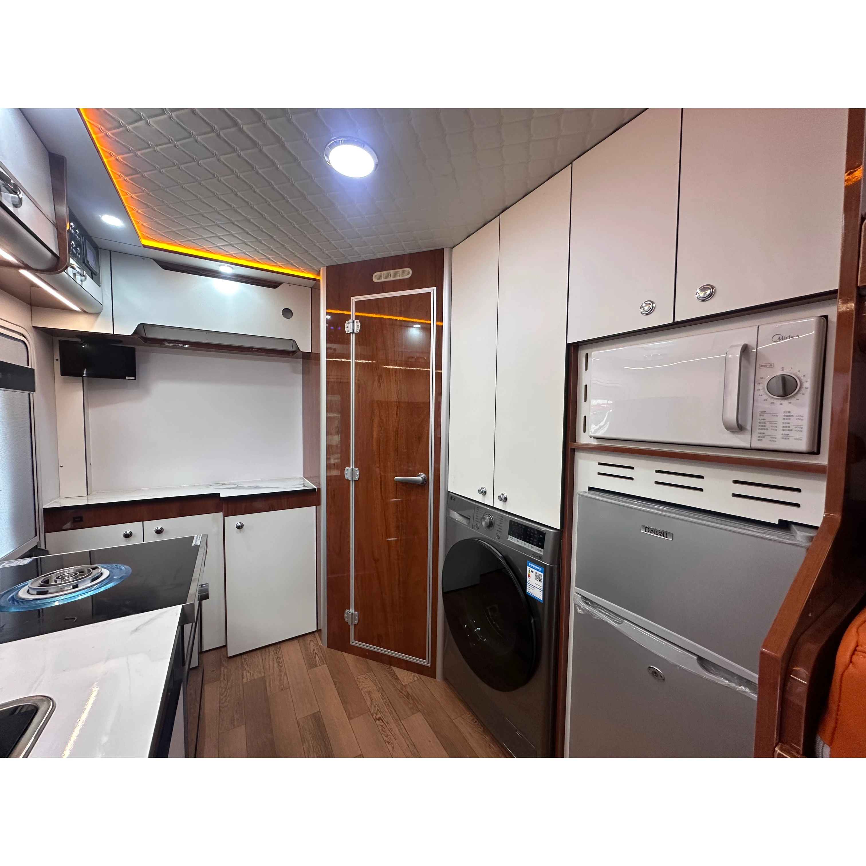 チンリ工場でのRVの直接販売 - ユージャンS100 5ベッドルームRV